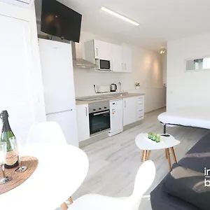 https://apatbeach-loft-ancora-climatizado-a-5-minutos-la-pineda.catalonia-hotels.com